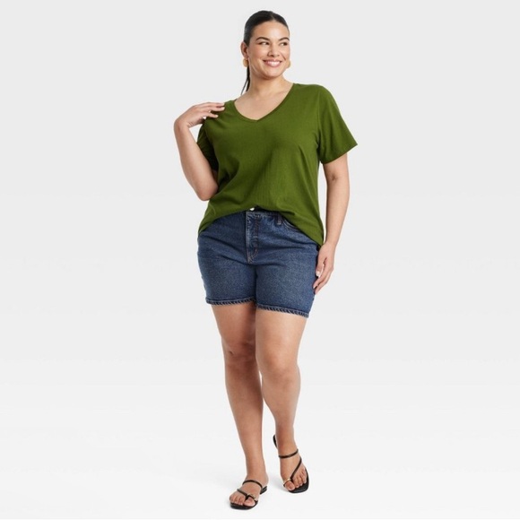 Women's High-Waisted Bermuda Jean
Shorts - Ava & Viv™. Plus Size 26. NWT! - Picture 3 of 6